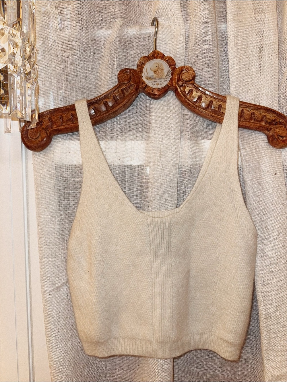 Le ORE • White Ice ❄️ • 89% Cashmere Tank

❄️🐐 White Ice